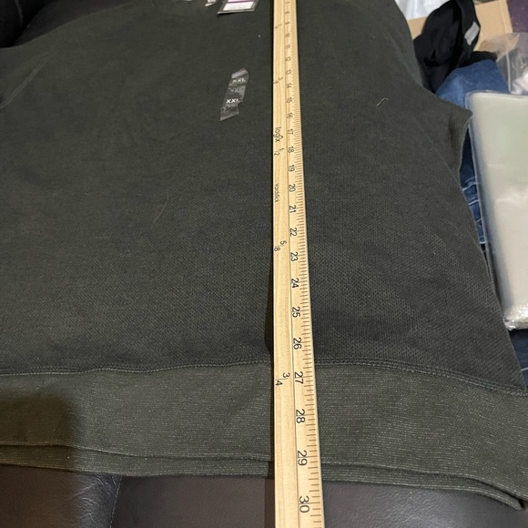 Van Heusen Men's Green Sweater NWT - Picture 2 of 10
